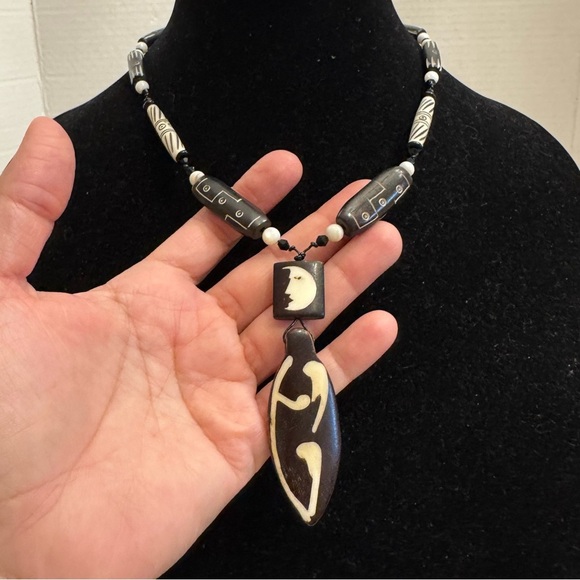 Vintage Heishi Shell Tibetan Beads Brown Pendant Statement Necklace Tribal Moon - Picture 6 of 16